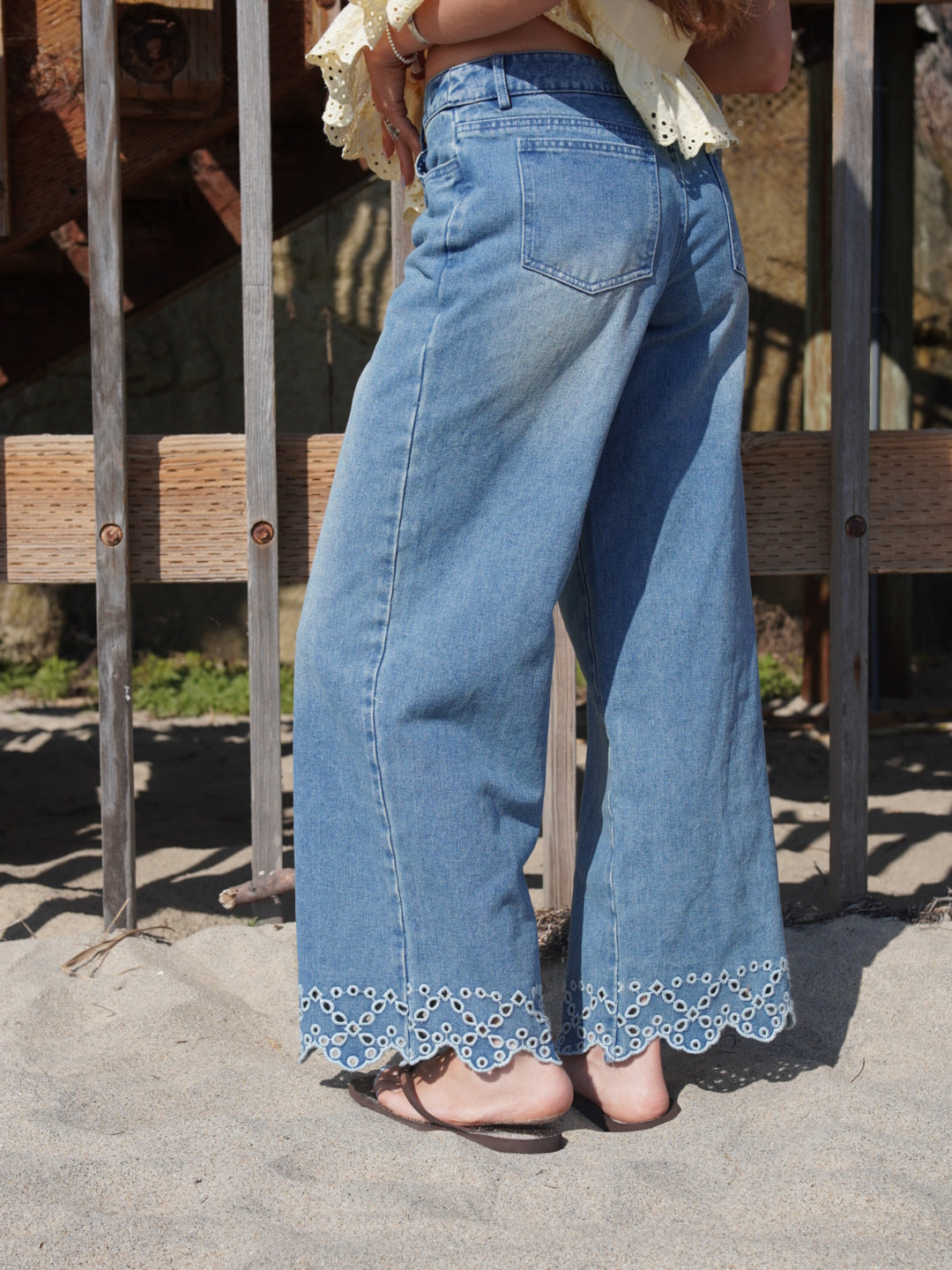 Donna Eyelet Jeans