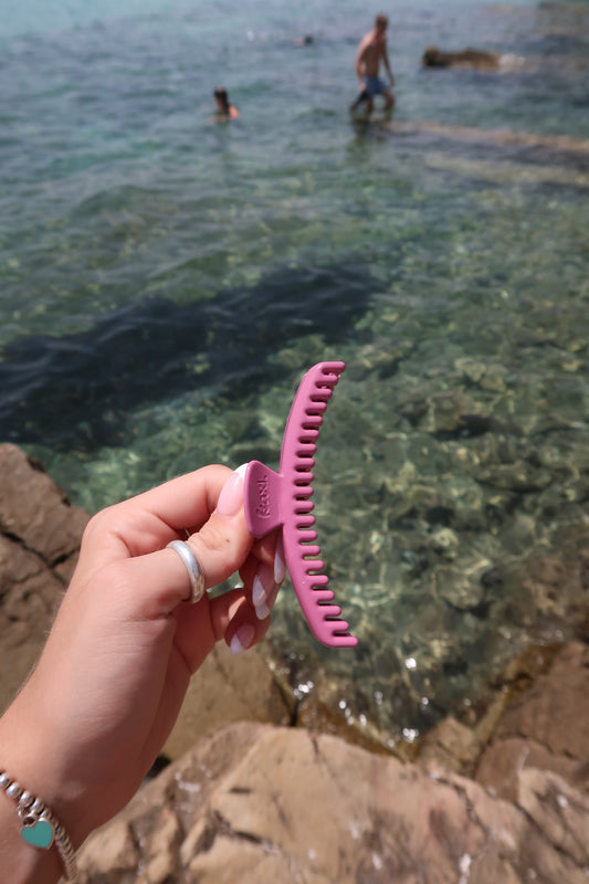 Kaxi Midi Hold Everything Claw Clip // Shiny Rose Pink