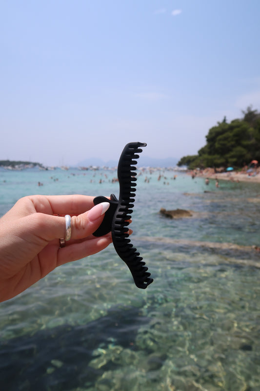 Kaxi Original Wavy Hold Everything Claw Clip // Black