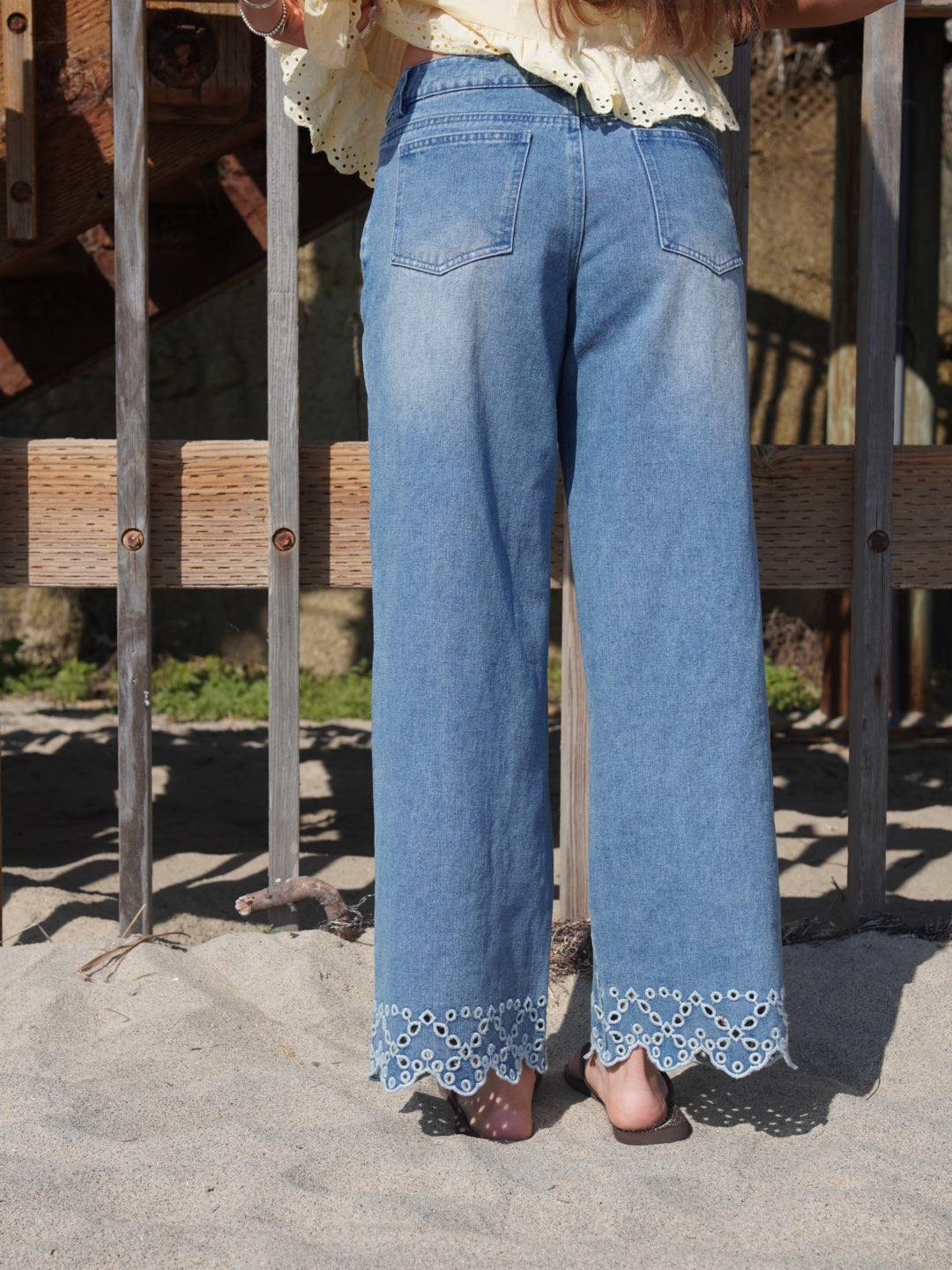Donna Eyelet Jeans